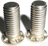 壓鉚螺釘?shù)膲恒T鉚接