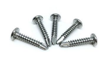 自攻自鉆螺釘?shù)淖饔?/></p><p>　　<strong>自攻自鉆螺釘?shù)淖饔?/strong>：</p><p>　　1、自攻鎖緊螺釘也多用于薄的金屬板之間的連接，其螺紋為具有弧形三角截面的普通螺紋，螺紋表面也具有較高的硬度，故在連接時，螺釘也可在被連接件的螺紋底孔中攻出內(nèi)螺紋，從而形成連接。</p><p>　　2、墻板自攻螺釘用于石膏墻板等和金屬龍骨之間的連接，其螺紋為雙頭螺紋，螺紋表面也具有很高的硬度，能在不制出預(yù)制孔的條件下，快速擰入龍骨中，從而形成連接。</p><p>　　3、自鉆自攻螺釘與普通自攻螺釘不同之處是普通自攻螺釘在連接時，須經(jīng)過鉆孔和攻絲兩道工序；而自鉆自攻螺釘在連接時，就將鉆孔和攻絲兩道工序合并一次完成。</p>
            </div>
			<div   id=