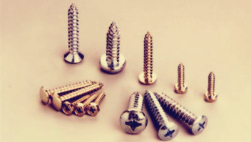 三角自攻螺釘?shù)奶攸c有哪些