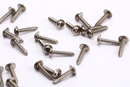 家庭裝修時如何選擇合適的自攻螺釘？