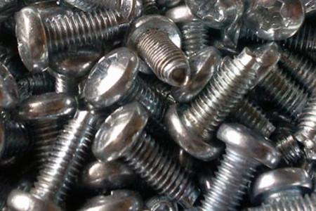 三角螺釘斷裂原因？材料質(zhì)量差是常見(jiàn)原因！