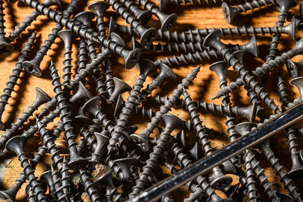 自攻螺釘?shù)募庸ぬ攸c(diǎn)、主要用途和選購技巧 圖2